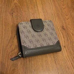 Dooney & Bourke